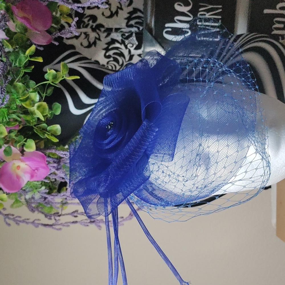 Blue fascinator